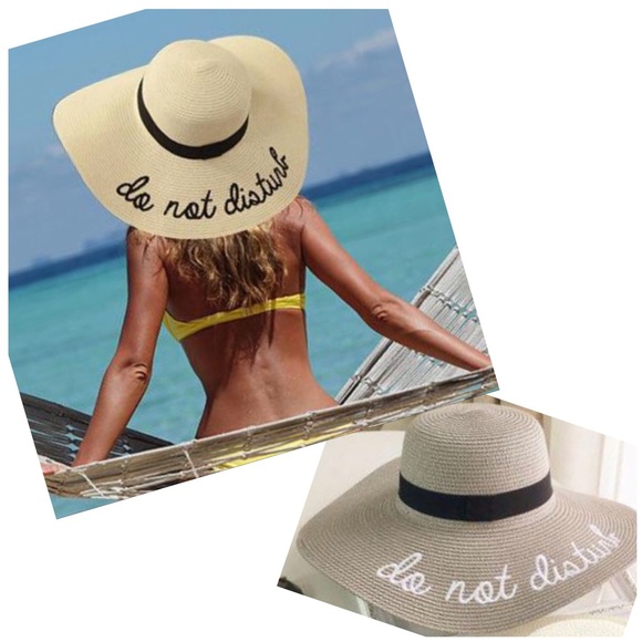 beach hat with writing